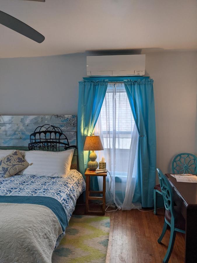 The One Cat Bed & Breakfast Brattleboro Ngoại thất bức ảnh